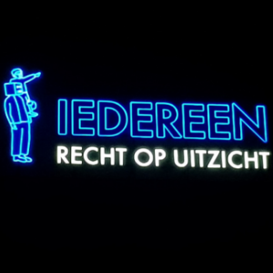 Tekst en afbeelding in neon - Summa College Eindhoven
