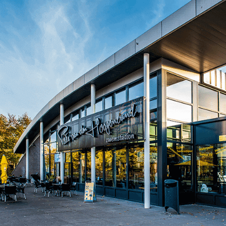 Neon lichtreclame voor Pieter van den Hoogenband Zwemstadion