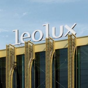 Led lichtreclame voor Leolux Experience Center