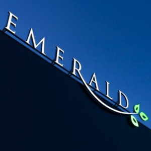 Led lichtreclame voor Emerald - Brouwers Reklame - ingezoomd links