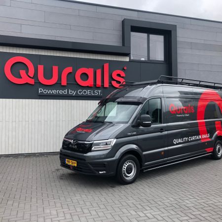 Led lichtreclame voor Qurails - Brouwers Reklame - gevelreclame en bestelbus