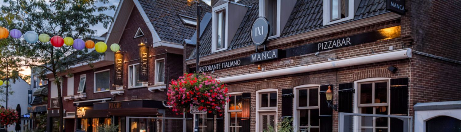 Signing en belettering voor MANCA Ristorante Italiano - Brouwers Reklame - aanzicht vanaf zijkant