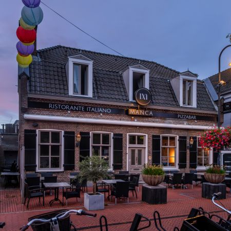 Signing en belettering voor MANCA Ristorante Italiano Veldhoven - Brouwers Reklame - gevel totaal