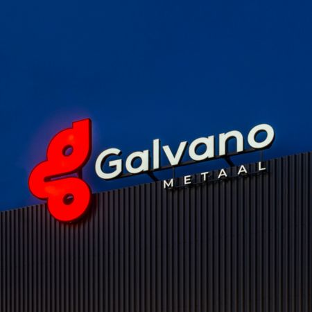 Led lichtreclame voor Galvano Metaal - Brouwers Reklame - aanzien rechts