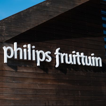 Led lichtreclame Philips Fruittuin Eindhoven - Brouwers Reklame - close-up overdag