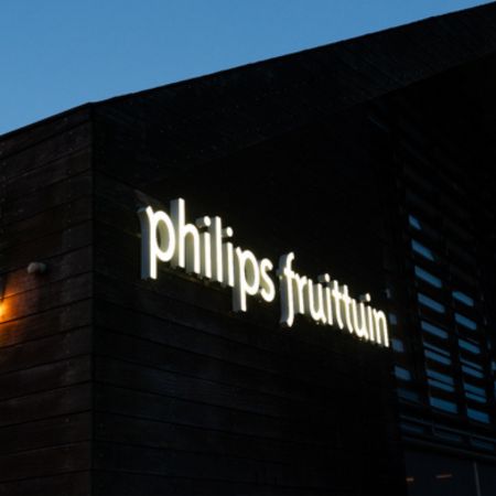 Led lichtreclame Philips Fruittuin Eindhoven - Brouwers Reklame - logo schemering