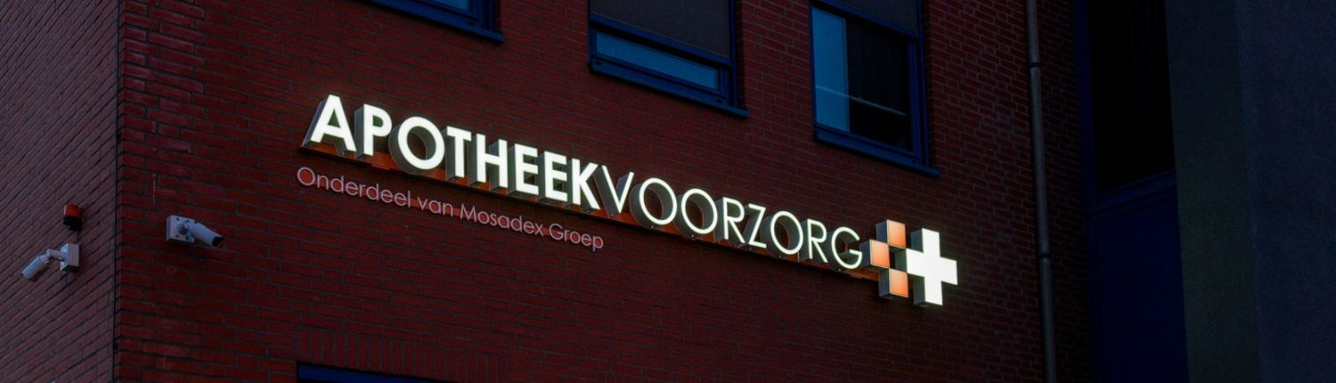 Led lichtreclame voor Apotheek Voorzorg - Brouwers Reklame - close-up logo