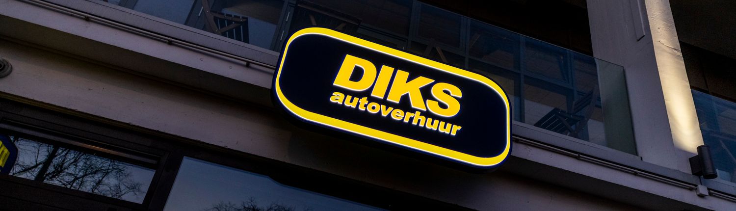 Lichtbak voor Diks Autoverhuur - Brouwers Reklame - close-up logo schuin